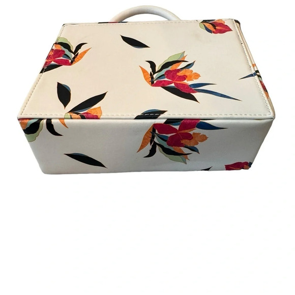 Floral Squared Hand / shoulder Bag - Picture 3 of 9